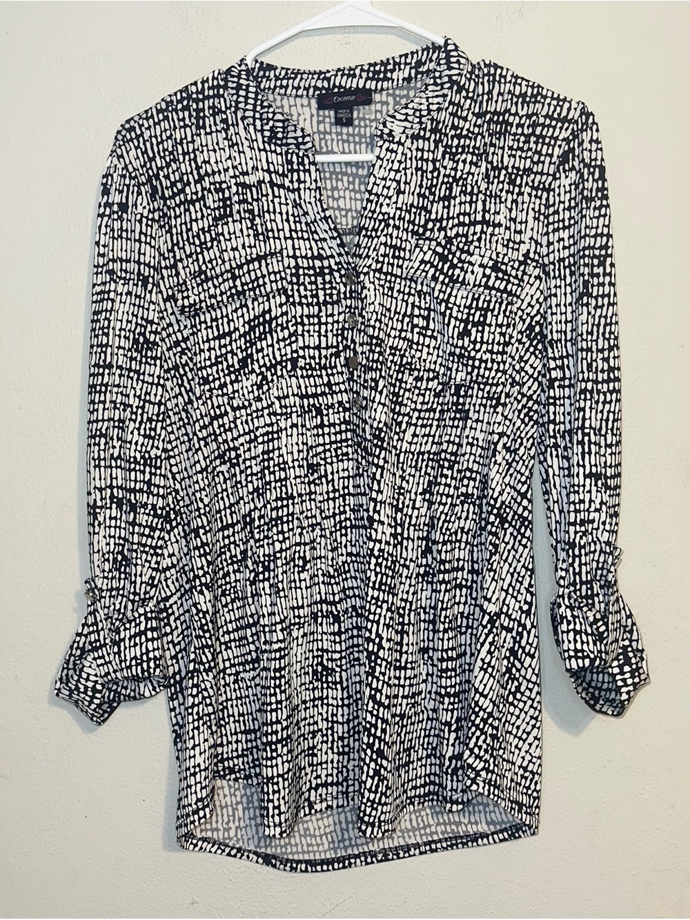 Cocomo Black and White Abstract Print Top
